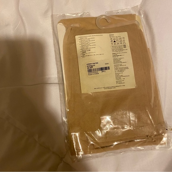 NWT Forever 21 Nude Stockings with Cat 🐱 face on Knees fits Size M/L - Picture 2 of 3